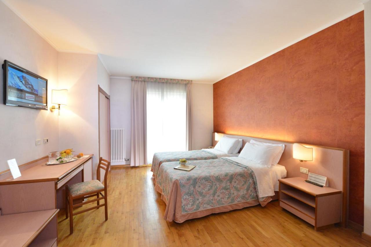 La Rocca Sport & Benessere Châtillon Exteriör bild