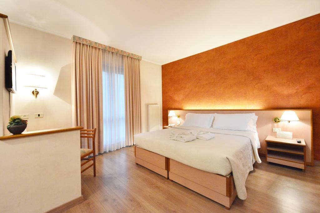 La Rocca Sport & Benessere Châtillon Exteriör bild