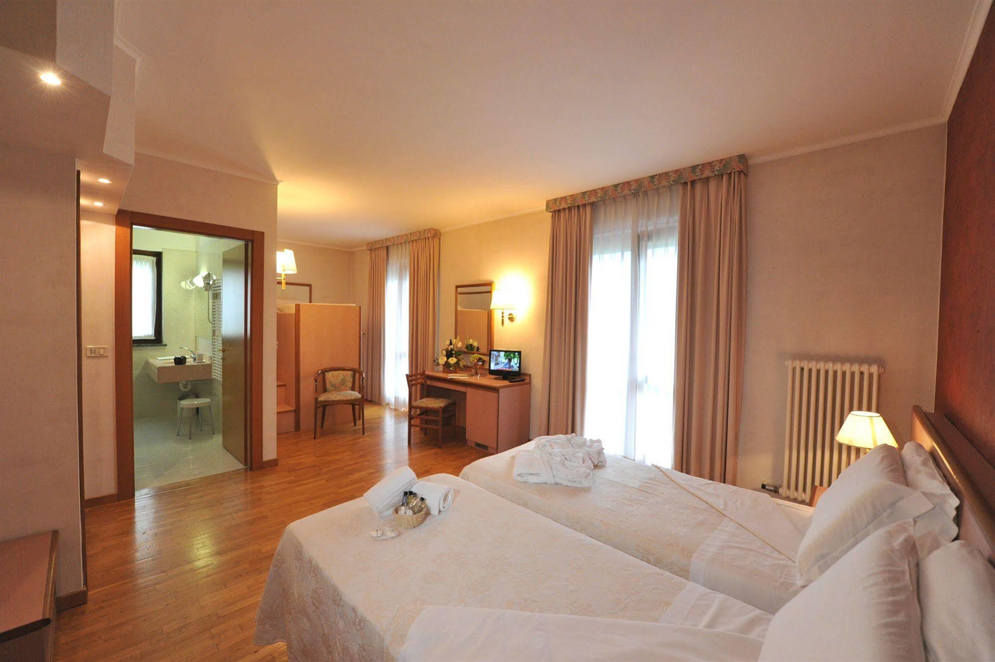 La Rocca Sport & Benessere Châtillon Exteriör bild